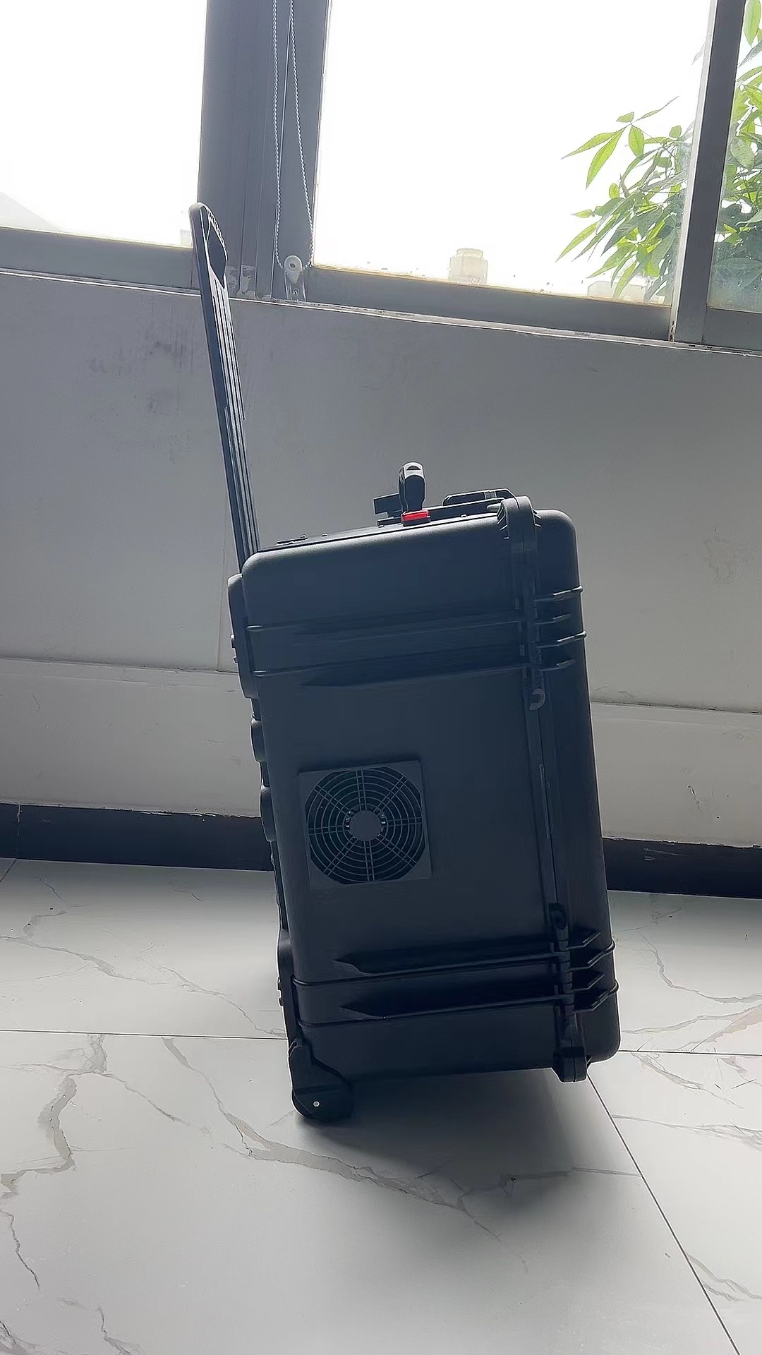 陆良手拉箱型移动通信干扰器